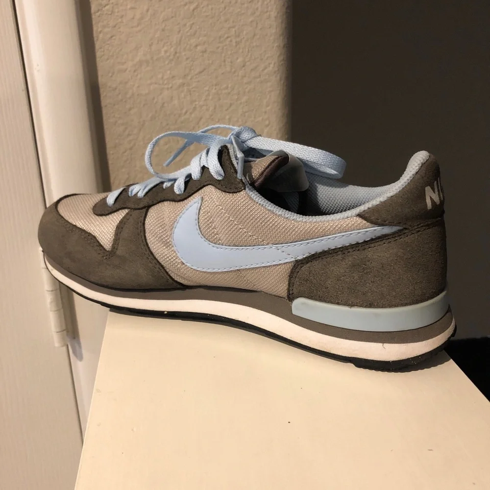 Nike classic running